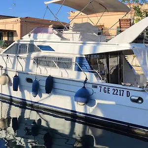 Moonlight Houseboat Bateau-hôtel